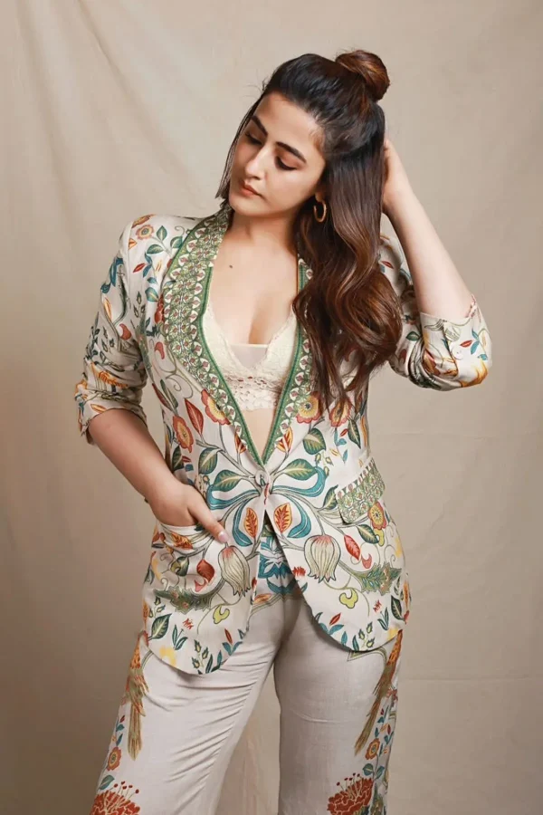 RANNA GILL Nupur Sanon In Alena Matching Set Multicolor Fashion